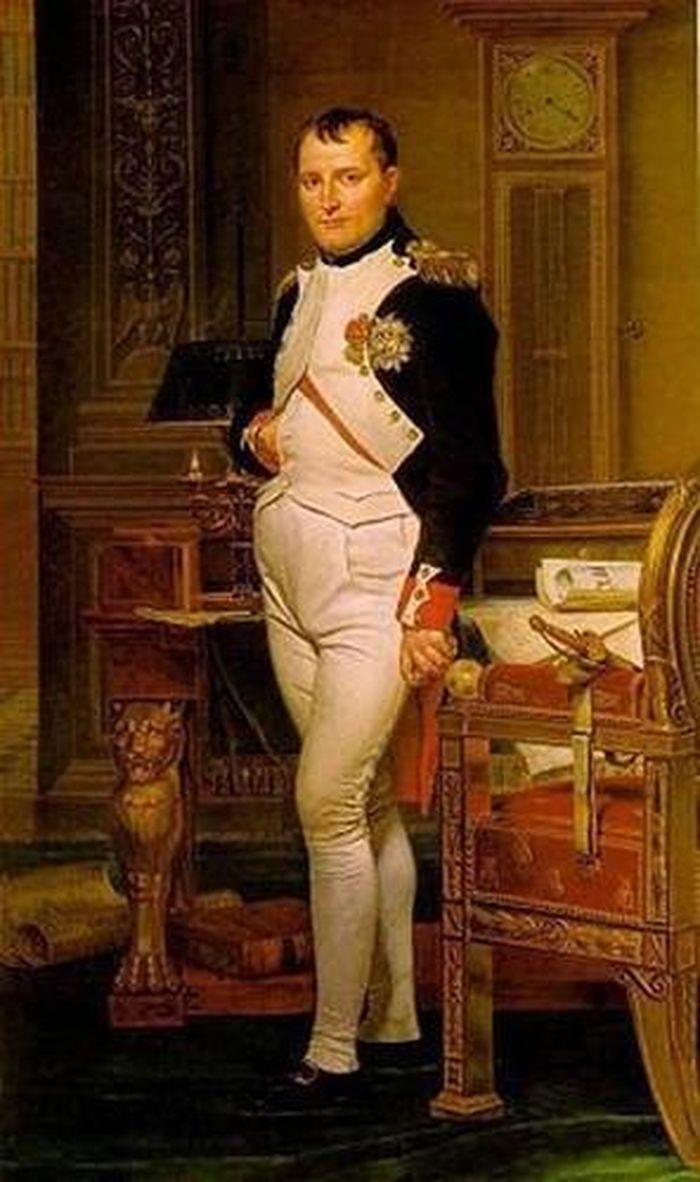 Một giả thuyết khác cho rằng có thể Napoleon nhìn thấy những hồn ma hay nghe thấy những âm thanh ma quái rùng rợn khi ngủ trong Đại kim tự tháp Giza.