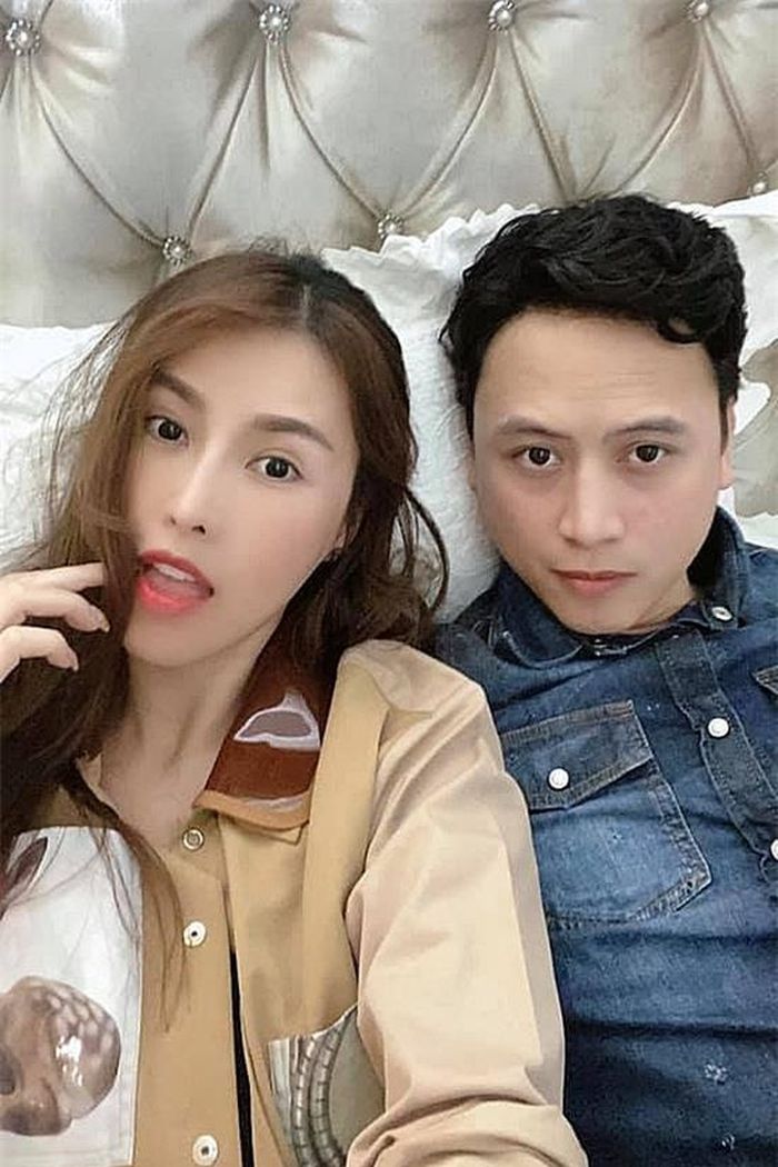 Quế Vân lần đầu gặp bạn trai cách đây hơn hai năm và nhanh chóng có cảm tình. Nữ ca sĩ cho biết bạn trai hiện tại là người đàn ông duy nhất khiến cô cảm thấy được là chính mình.