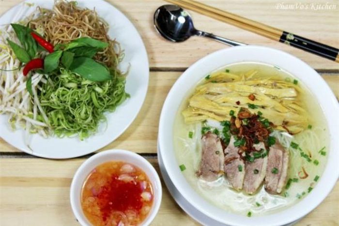 Nàng dâu sẽ trở thành"vua đầu bếp" trong nhà nhờ món canh măng ngan. Ảnh minh họa