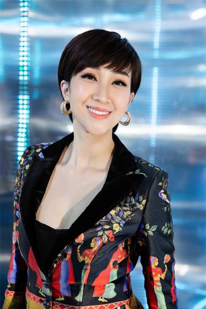 Ca sĩ Lều Phương Anh.