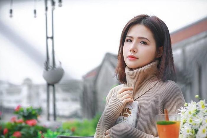 Phanh Lee than thở: "Chỉ một số ít người khen đẹp, còn lại toàn nói Không chữ ông kéo dài như kiểu thảm họa, huhu".
