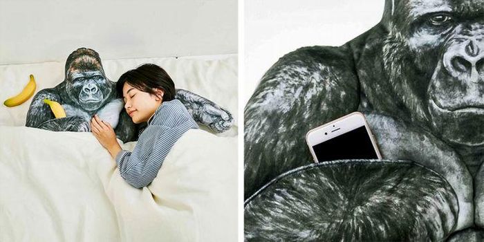 Một chiếc gối tựa tay khỉ đột thoải mái.