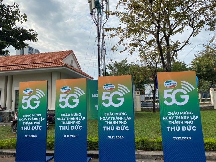  Thủ Đức cần được triển khai nhanh và mạnh hạ tầng xã hội số, mà trong đó mạng 5G được triển khai sớm sẽ là hành động “đi tắt, đón đầu” thời cơ mới. Ảnh: VGP/Minh Thi 