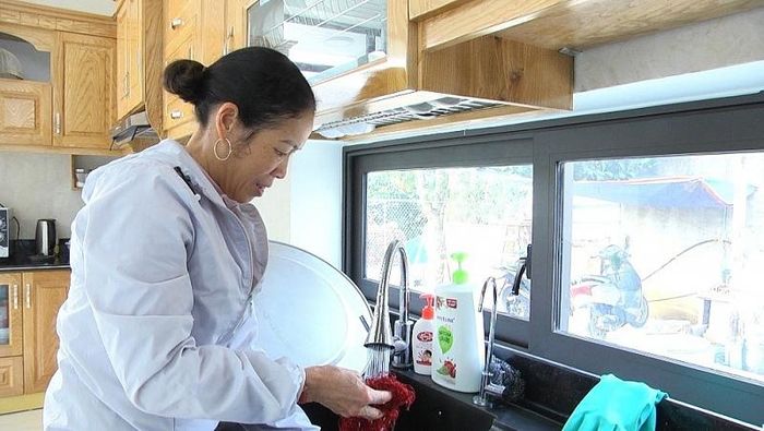 Người dân mong muốn có nước sạch để sử dụng hàng ngày.