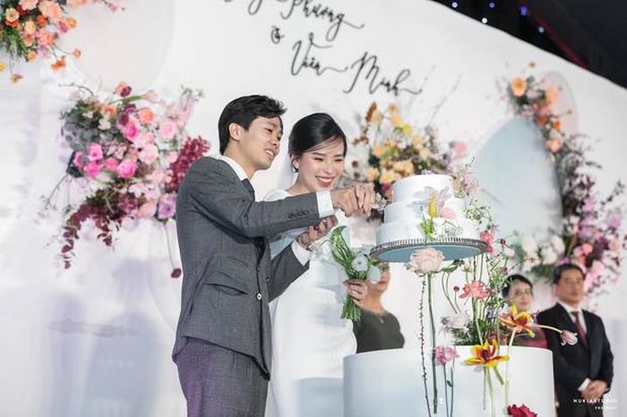 Chia sẻ của Công Phượng lập tức được hàng ngàn người hâm mộ “thả tim” kèm những lời cầu chúc “siêu” dễ thương đến tiền đạo xứ Nghệ.