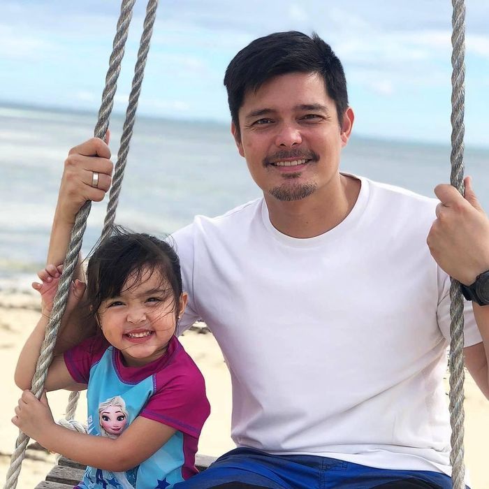Hầu như mọi trang phục đi tắm biển, đi bơi của Zia đều in hình công chúa hay nhân vật hoạt hình dễ thương, ngọt ngào.