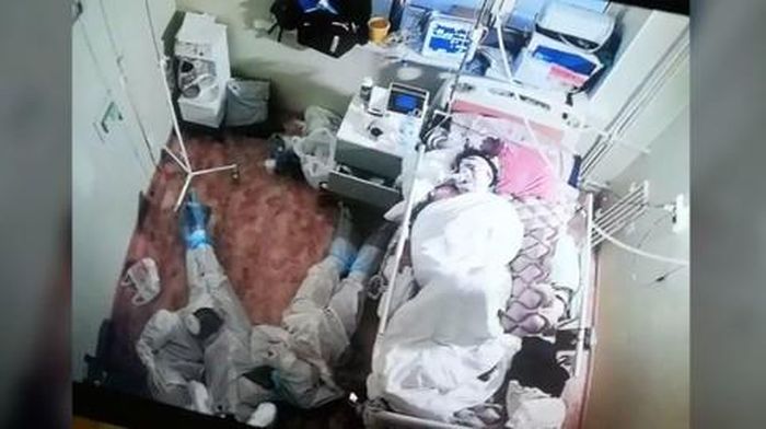 Cả 3 sinh viên đã được nhận vào làm việc tại bệnh viện vì ý thức trách nhiệm cao với bệnh nhân - Ảnh: RT