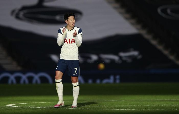  Telegraph cho rằng Son đã trút bỏ nhiều gánh nặng sau bàn thắng vào lưới Leeds. Đây cũng là cảm giác của toàn đội Tottenham khi không thắng ở 4 trận trước đó tại Premier League. Son đã ghi 12 bàn ở Premier League 2020/21, xếp thứ 2 trong danh sách "Vua phá lưới". Cựu tiền đạo Bayer Leverkusen còn kém Mohamed Salah một bàn. 