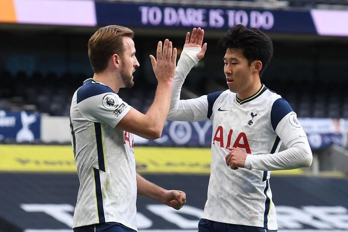  Sự ăn ý giữa Son và Kane một lần nữa được thể hiện. Theo Opta, Son và Kane cùng nhau phối hợp trong 13 bàn thắng tại Premier League 2020/21. Trong lịch sử Premier League, chưa từng có bộ đôi ăn ý như vậy tính riêng một mùa giải. 