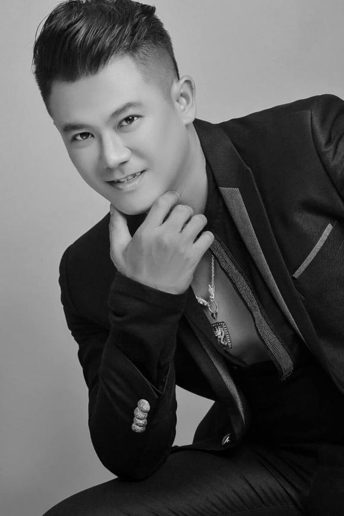 Theo cáo phó đăng tải từ trước đó, chương trình thăm viếng và tang lễ sẽ kéo dài cho tới 12h trưa 4/1/2021 (giờ địa phương). Thi hài cố ca sĩ Vân Quang Long được hỏa táng vào 12h45 cùng ngày. Sau đó, tro cốt cố ca sĩ được đưa về Việt Nam theo nguyện vọng của gia đình. Ở Việt Nam, gia đình Vân Quang Long đã tổ chức xong lễ thọ tang - cầu siêu, lễ viếng cố ca sĩ vào ngày 1/1/2021.