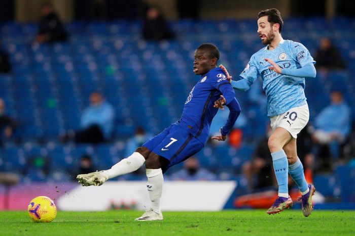 Sai lầm của Kante bị Man City tận dụng triệt để. Ảnh: Getty.