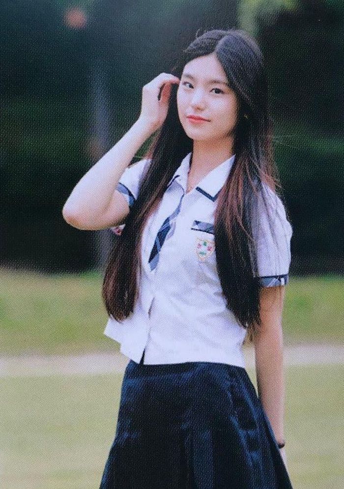  Yeji - thành viên nhóm nhạc mới debut ITZY - được khán giả chú ý nhờ vẻ ngoài xinh đẹp và khả năng vũ đạo nổi trội. 