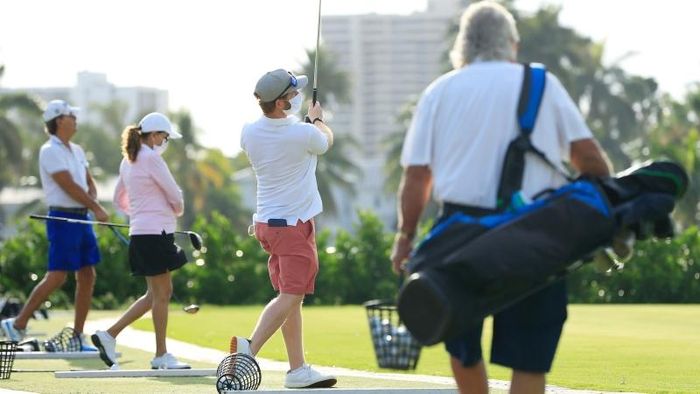 Sân golf là nơi lý tưởng để vừa chơi thể thao vừa đảm bảo giãn cách xã hội. Ảnh: Getty Images
