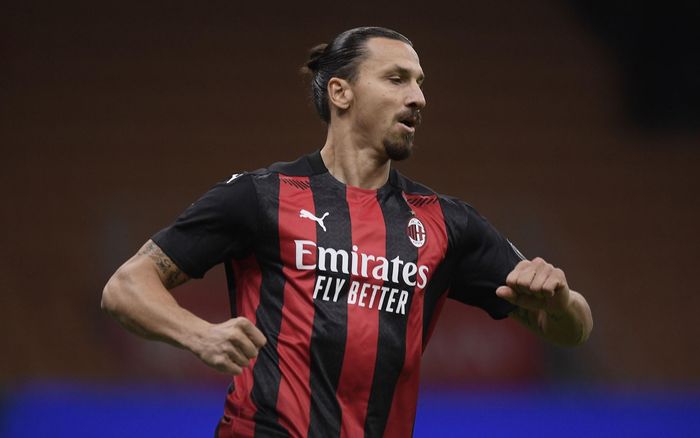  Ibra khó ra sân trong trận đấu với Juventus. Ảnh: Getty. 