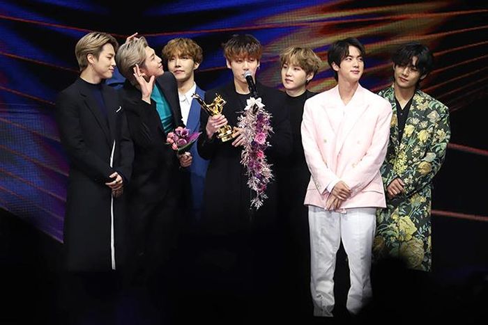 BTS nhận giải Daesang tại Golden Disc 2020