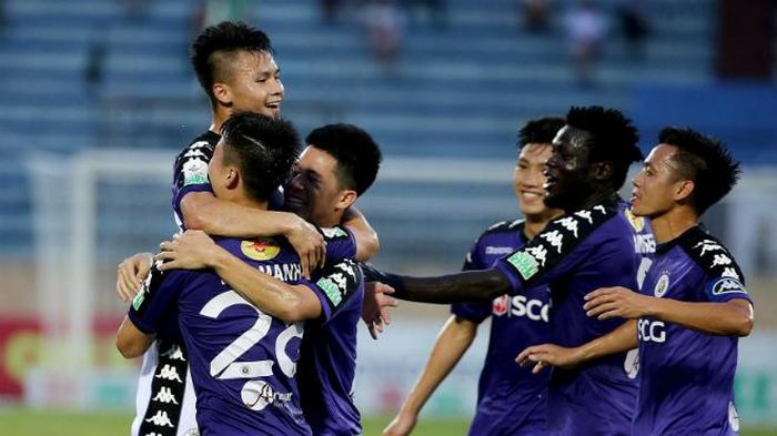 HLV Văn Sỹ Sơn có nhiều đóng góp vào thành công của Hà Nội FC