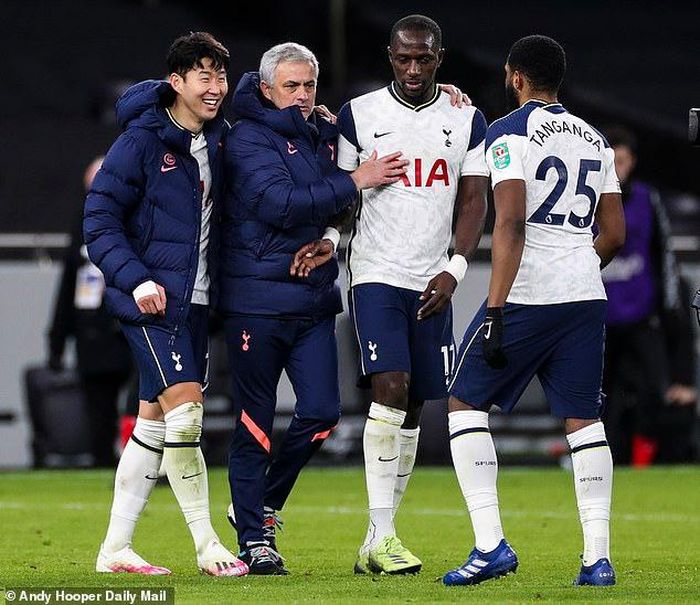 Một chiến thắng dễ dàng và cũng đầy may mắn của Tottenham. HLV Jose Mourinho được coi là người có duyên trong các trận chung kết Cup Liên đoàn khi đã có 4 lần vô địch. Đối thủ của Spur sẽ đội thắng trong cặp đấu giữa MU và ManCity.