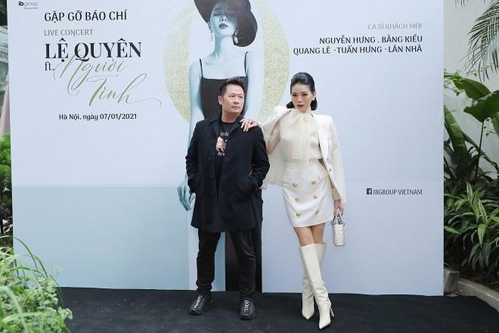 Lệ Quyên cùng khách mời Bằng Kiều tạo dáng tại họp báo
