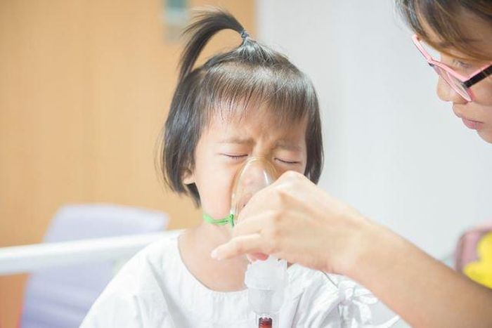 Nhận biết các dấu hiệu cơn hen phế quản cấp ở trẻ để xử trí sớm.