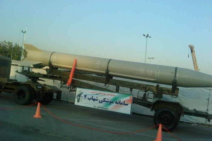 Bình luận trên của Lãnh tụ Tối cao Iran được đưa ra không lâu sau khi Chỉ huy lực lượng Vệ binh cách mạng Hồi giáo (IRGC), tướng Hossein Salami tiết lộ về sự tồn tại của một căn cứ tên lửa ngầm tại Vùng Vịnh.