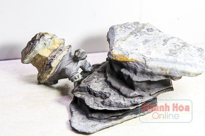  Thành phẩm chú rùa vác sách bằng đá... 