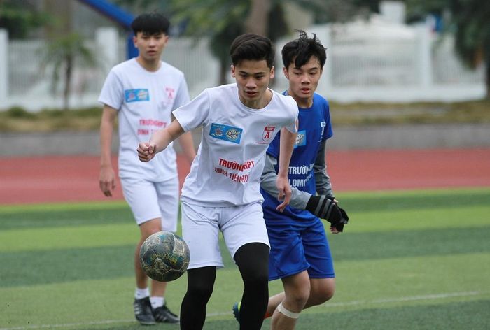 Tuy nhiên, THPT Lomonoxop mới là những người giành chiến thắng chung cuộc 2-1