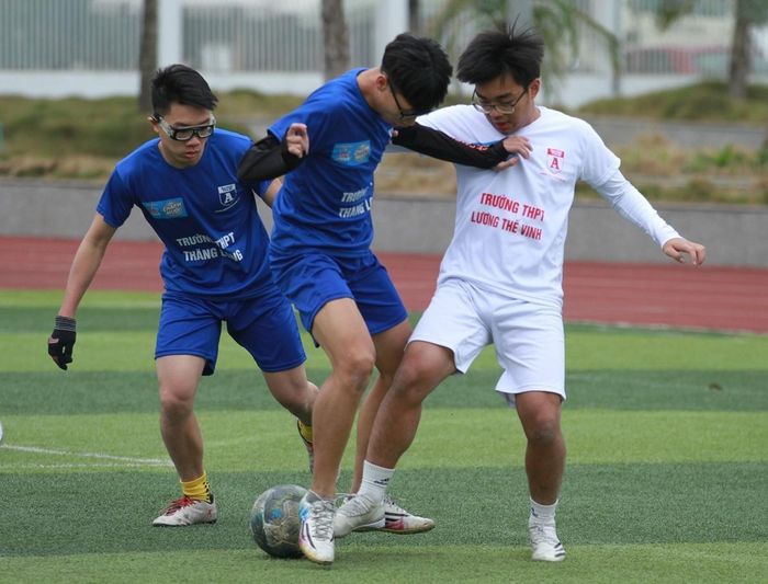 ... nhờ chiến thắng 6-0 trước THPT Thăng Long