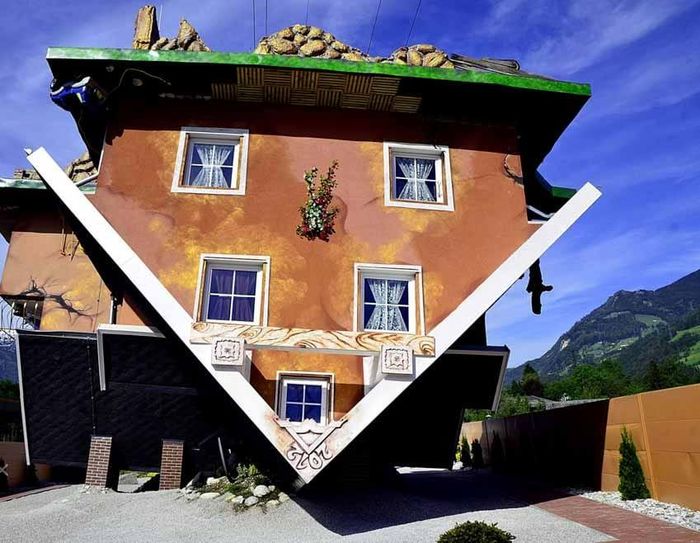 Nhà Haus steht Kopt ở Terfens, Áo.