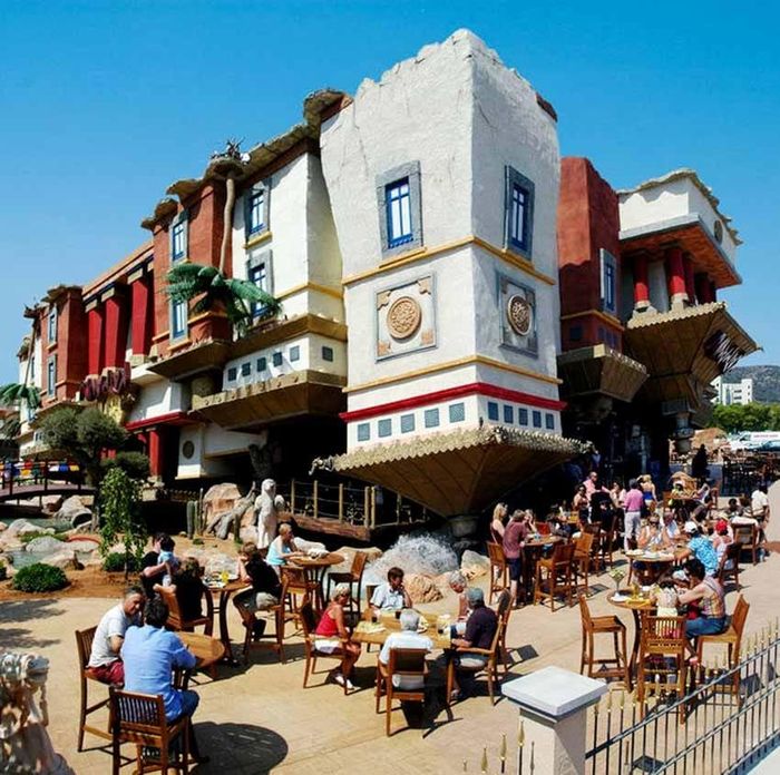 Nhà Katmandu House, tại thành phố Mallorca, Tây Ban Nha.