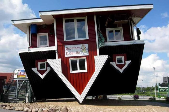 Nhà Das Verruckte Haus, Bispingen, Đức.