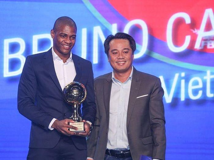 Bruno (mùa trước khoác áo CLB Viettel) là ngoại binh hay nhất năm.