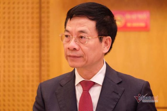 Bộ trưởng Bộ TT&amp;TT Nguyễn Mạnh Hùng muốn Việt Nam phải có một nền công nghiệp về an toàn an ninh mạng. Ảnh: Trọng Đạt