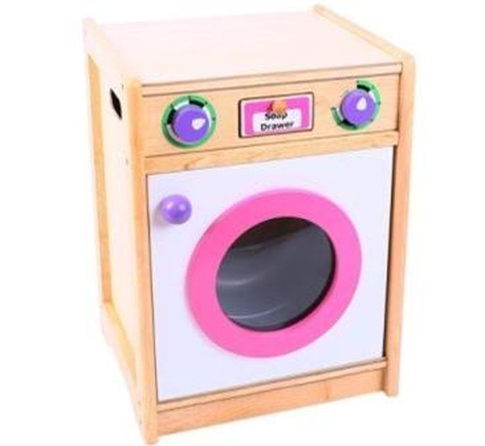 Máy giặt riêng cho bé, máy tiệt trùng là những sản phẩm vô cùng lãng phí.