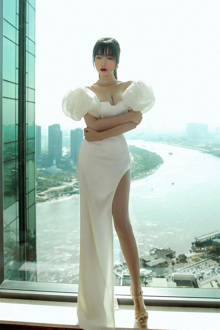 Vòng một nóng bỏng của nữ diễn viên "Khát vọng thượng lưu" là tự nhiên chứ không hề dao kéo.