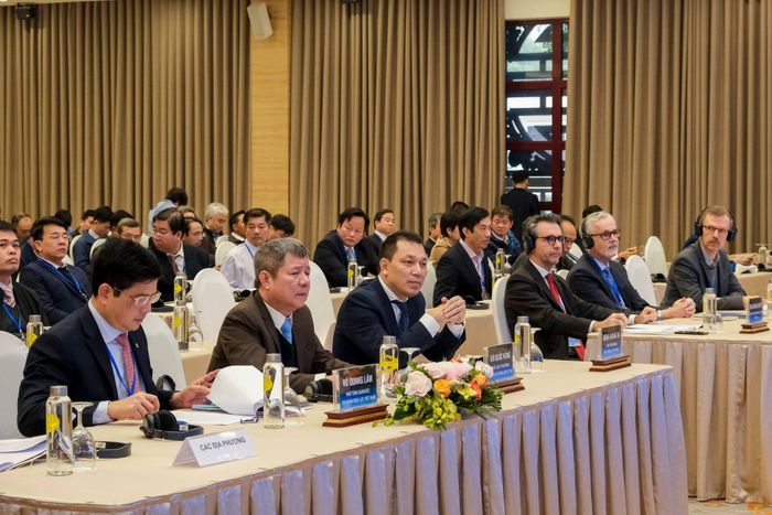 Đại biểu các bộ, ngành Trung ương và các tổ chức quốc tế tham dự hội nghị.