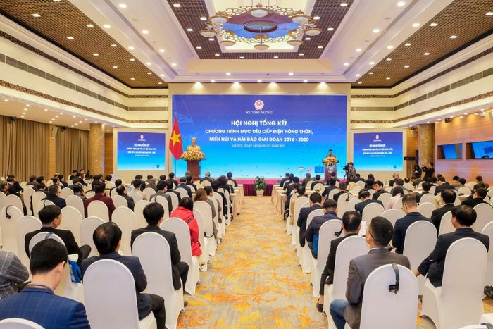 Toàn cảnh hội nghị.
