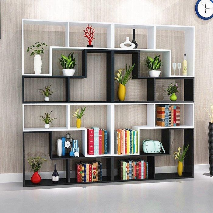 Nên trang trí cây xanh ở kệ sách để tăng sinh khí