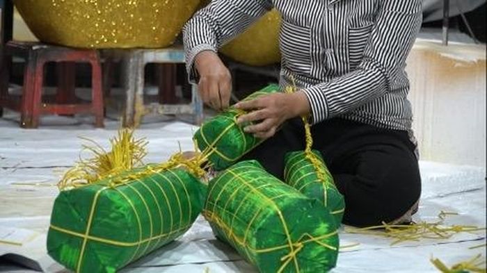  Ngoài linh vật, các vật dụng trang trí khác cũng được các nghệ nhân tỉ mỉ hoàn thành. (Ảnh: Nguyễn Huỳnh) 