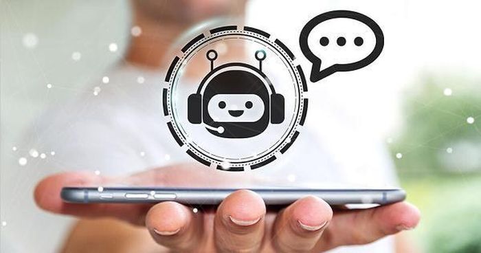 Có thể bạn đang sử dụng chatbot mà không hề hay biết. Nếu như bạn đã hỏi “trợ lí ảo” Siri của Apple hay Cortana của Microsoft một vấn đề gì đó, ví dụ “thời tiết hôm nay như thế nào?”, là bạn đã làm việc với một chatbot.