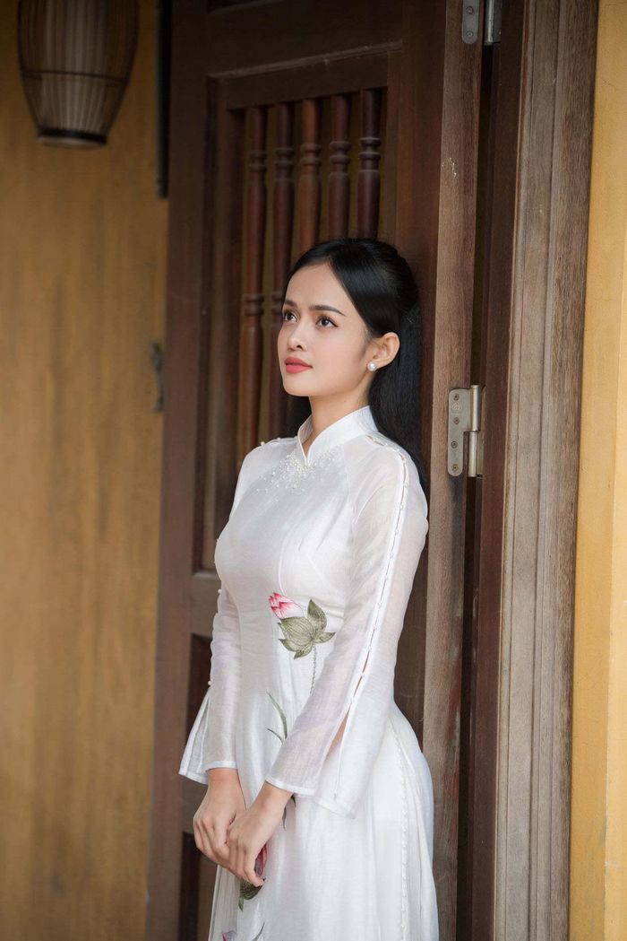  Thanh Trúc nói 2020 là năm muốn quên vì cô có nhiều chuyện buồn gia đình cũng như trong chuyện tình cảm. 