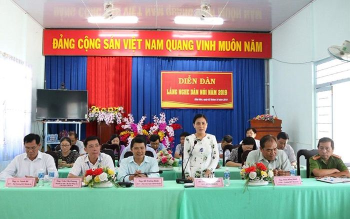Lãnh đạo Huyện ủy Châu Thành (An Giang) đối thoại với người dân. Ảnh: nhandan.com.vn