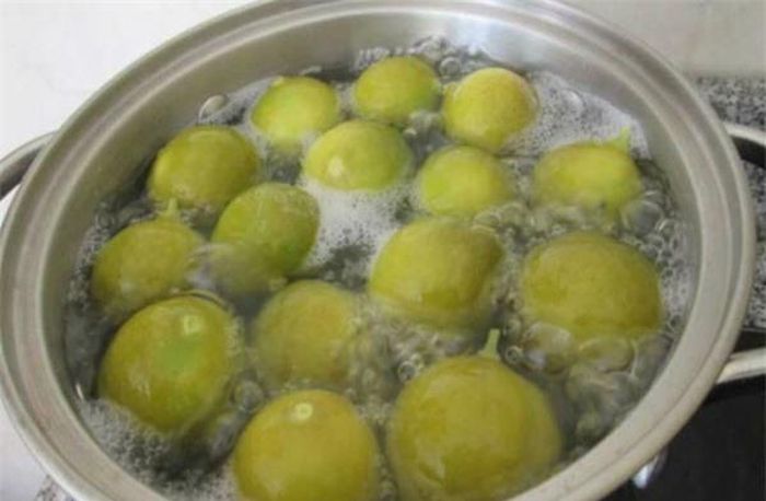Sử dụng chanh luộc có thể giúp bạn giảm cân cực nhanh.