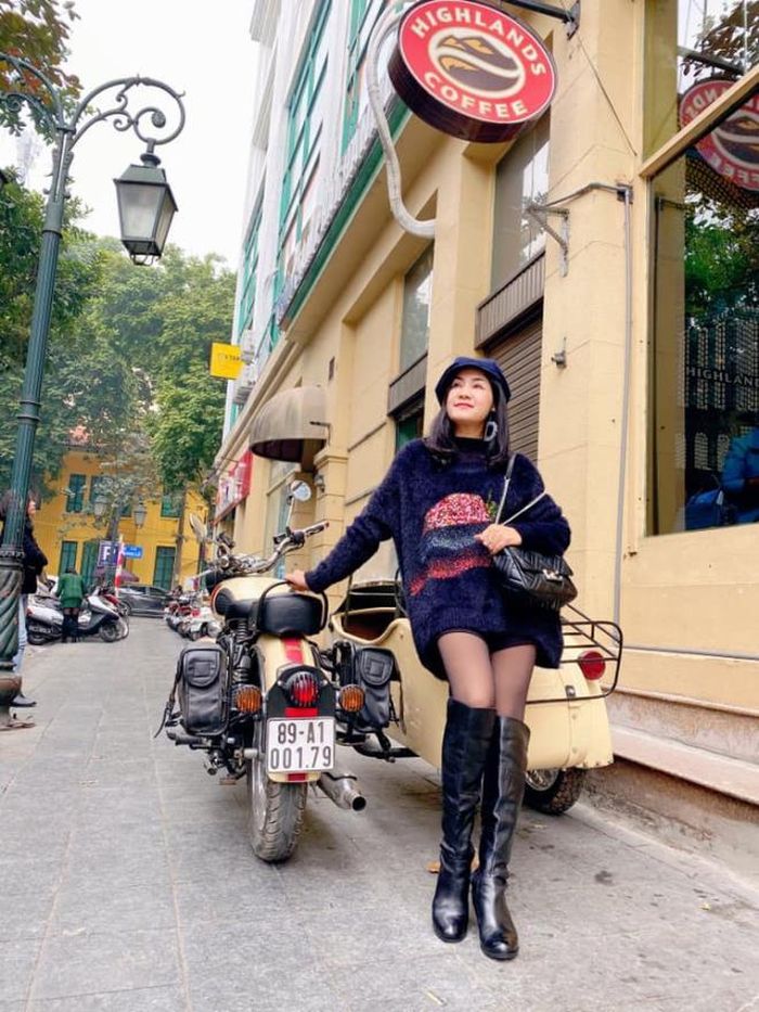 Khi còn trẻ, NSND Thu Hà đóng một số bộ phim thuộc dạng "mỳ ăn liền". Chị có thể coi là nghệ sĩ miền Bắc duy nhất có thể cạnh tranh về độ nổi tiếng với các ngôi sao phía Nam của dòng phim này như: Lý Hùng, Diễm Hương, Việt Trinh. Nhắc tới Thu Hà, người ta vẫn nhớ tới vai diễn của chị trong bộ phim hot một thời mang tên "Lá ngọc cành vàng".