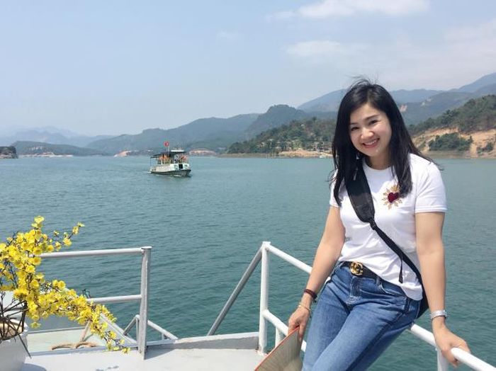 Để đảm nhận vai diễn này, NSND Thu Hà phải thay đổi cách ăn mặc, tác phong sao cho phù hợp với nhân vật. Ngoài đời, chị chuộng phong cách ăn mặc đơn giản, trẻ trung và năng động.