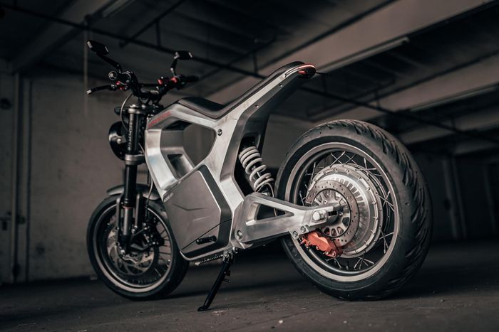 Ngoại hình của Sondors Metacycle trông khác biệt so với hầu hết xe máy điện khác. Khung xe cấu tạo liền lạc, tạo một khoảng trống khá to ở trung tâm. Ngay bên dưới là nơi bố trí của pin.