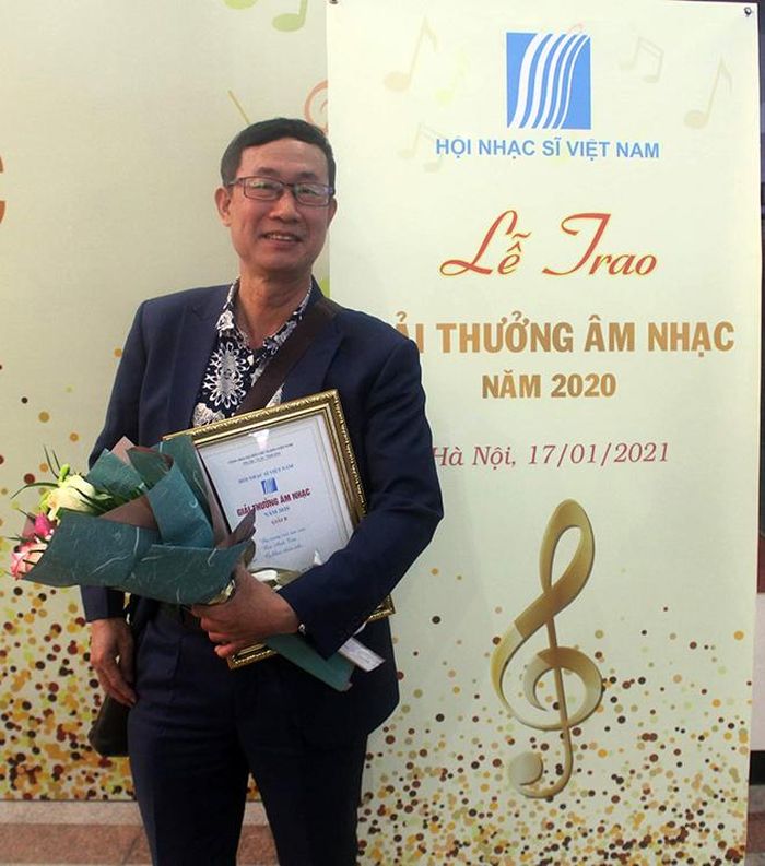 Nhạc sĩ Bùi Anh Tôn nhận giải thưởng Hội Nhạc sĩ VN năm 2020