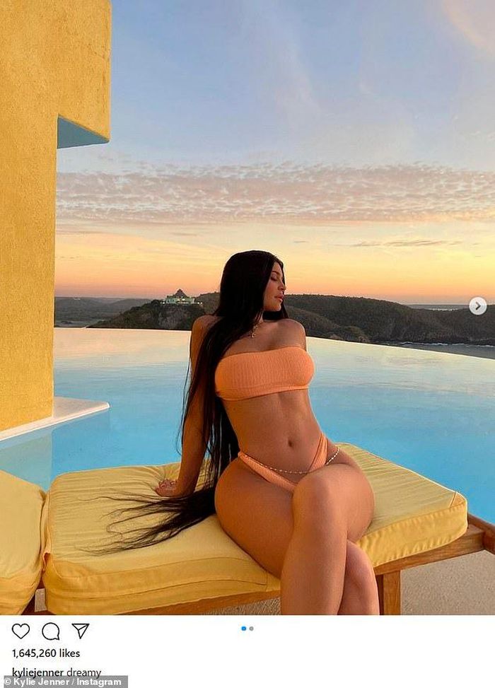 Những hình ảnh của Kylie Jenner nhanh chóng thu hút hàng triệu lượt tương tác sau vài giờ đăng tải