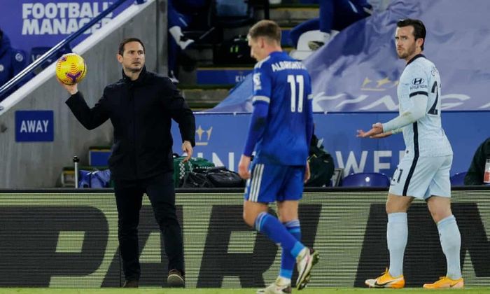 Lampard đang là vấn đề của Chelsea