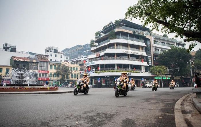 Lực lượng CSGT sẽ triển khai đồng bộ các giải pháp đảm bảo trật tự an toàn giao thông, trật tự công cộng, không để xảy ra tình trạng đua xe, lạng lách, đánh võng; quyết tâm kéo giảm tai nạn giao thông