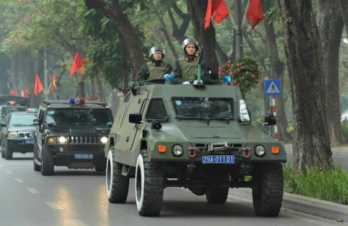 Trong thời gian diễn ra Đại hội Đảng lần thứ XIII, Công an TP Hà Nội huy động hàng nghìn cán bộ chiến sĩ thuộc các đơn vị nghiệp vụ, công an các quận, huyện ứng trực 24/24 đến khi kết thúc sự kiện.